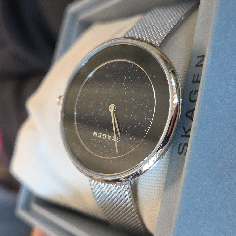 Skagen Watch In Box - Picture 4 of 5